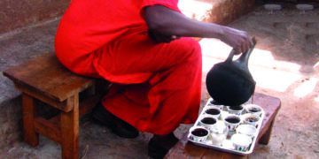 So geht Kaffee auf Äthiopisch – Die äthiopische Kaffeezeremonie