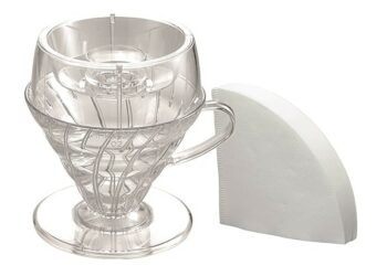 Kunststoffkaffeefilter mit Filterpapier