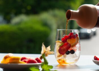 Genussvoller Sommer: Fruit Bowl Coffee mit fruchtigem Twist