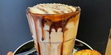 Kokoskuppel-Latte: Eine österreichische Mehlspeisen-Inspiration